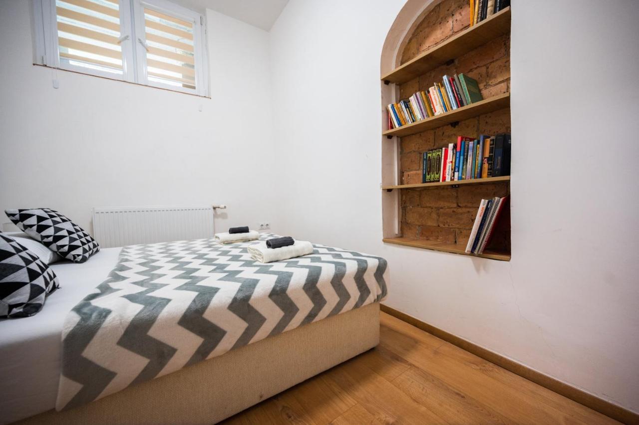 Spacious And Bright 2Bdr Apartment In The Old Town 사라예보 외부 사진