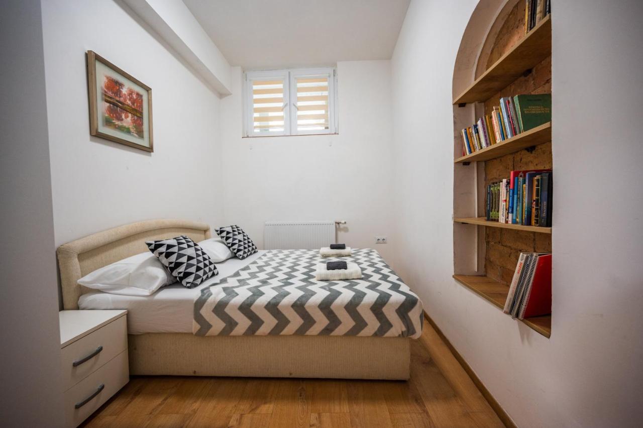 Spacious And Bright 2Bdr Apartment In The Old Town 사라예보 외부 사진