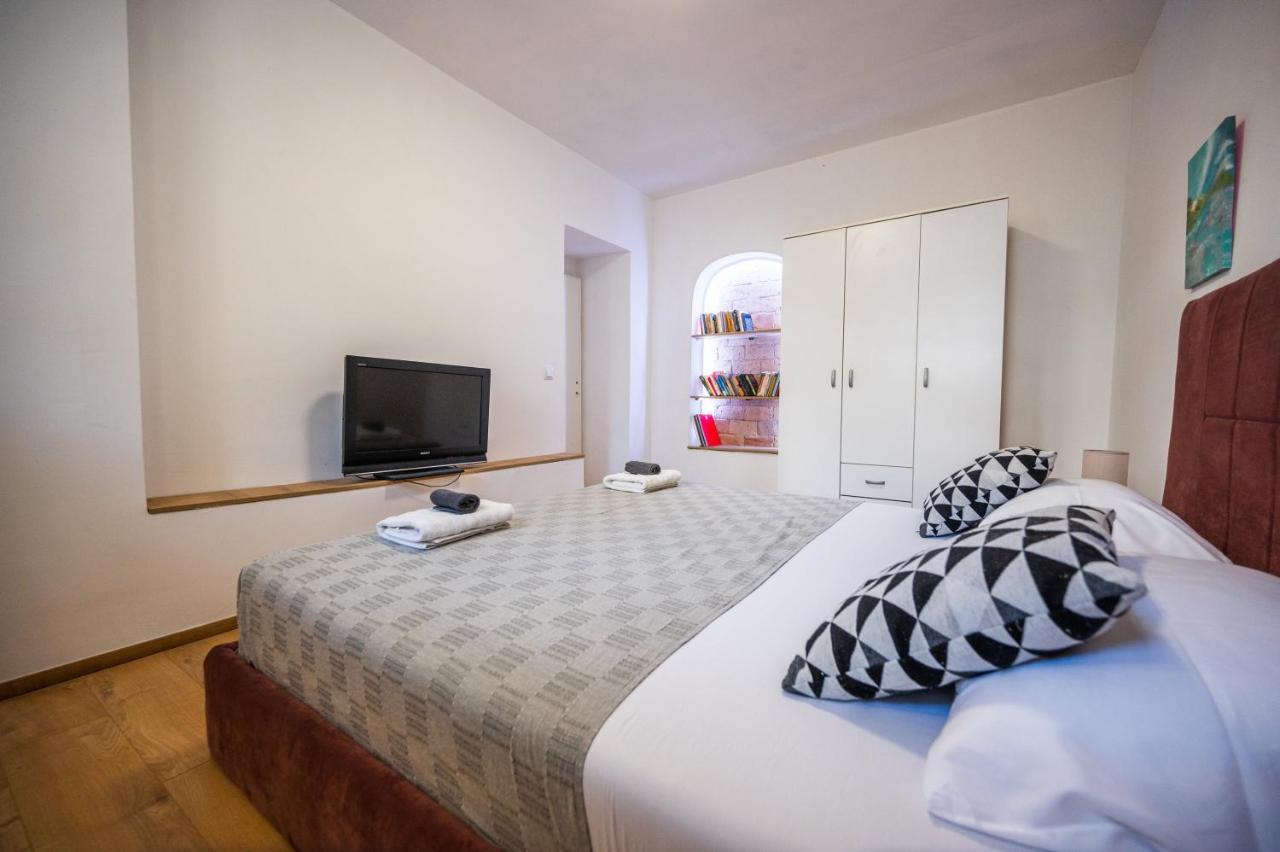 Spacious And Bright 2Bdr Apartment In The Old Town 사라예보 외부 사진